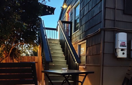 Vallejo House | Modern Urban farmhouse Centrally located between Napa & SF - Mins from Six Flags