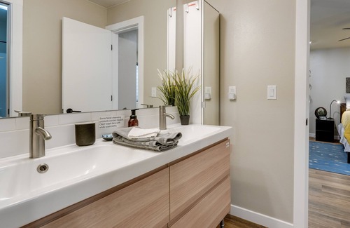 New Harmony House | Modern Utah Getaway < 2 Mi to Kolob Canyons