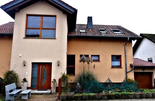 Bad Kreuznach District Apartment | Modern vacation apartment with 112 sqm - in the Sonnwald-Nahe nature park - with 2 balconies