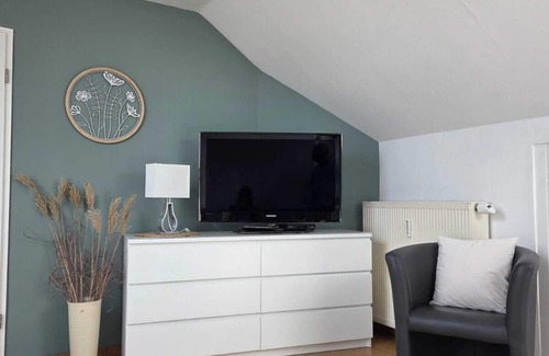 Korbach Apartment | Modern vacation apartment in the countryside - lakes, cycle paths & events nearby, 4 pers.