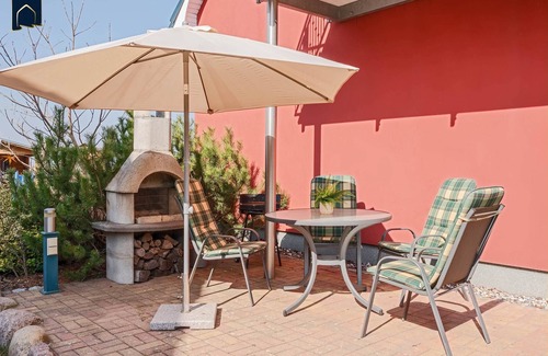 Zirchow Apartment | Modern vacation apartment in Zirchow with terrace & great garden view