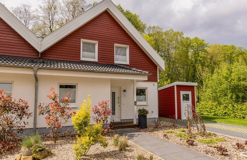 Nordhorn House | Modern vacation home with sauna, whirlpool, fireplace and large terrace