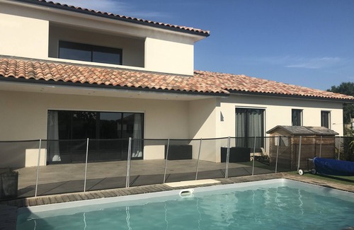 Murviel-les-Beziers Villa | Modern villa with private pool 9 pers