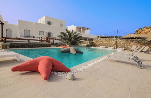 Tourlos Villa | Modern Villa, 5 Master BR, Large Private Pool, Sunset View, close 2 Mykonos Town