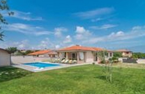 Liznjan Villa | Modern villa at 2km from the sea, with private pool