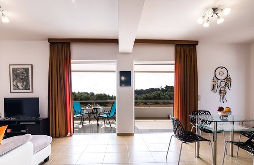 Klismata Villa | Modern Villa Broumas - A Spacious Haven