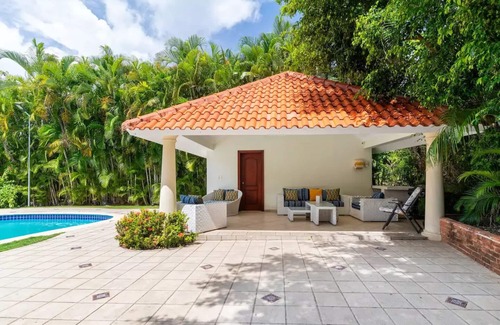 Juan Dolio Villa | Modern Villa! CHEF/BBQ/Billiard/WIFI/VIP.T