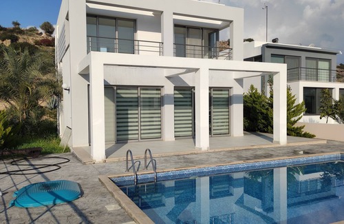 Gozubuyuk Villa | Modern villa in Alagadi