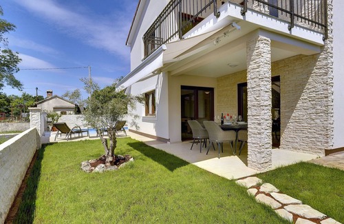Mali Vareski Villa | Modern Villa in Marcana with Pool and Terrace