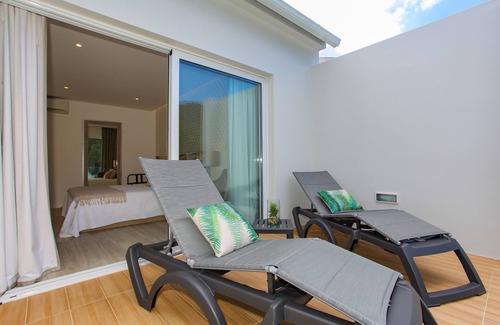 Furnas House | Modern villa in the center of Furnas