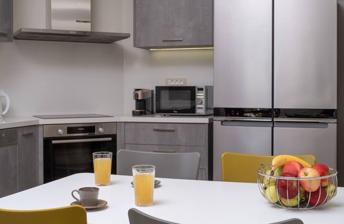 Galatas Villa | Modern Villa Orange, Relaxation and Privacy
