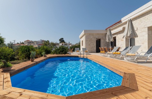 Galatas Villa | Modern Villa Orange, Relaxation and Privacy