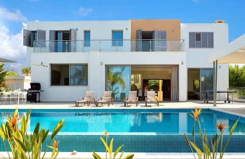Polis Villa | Modern villa, perfect for large families