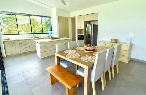 La Tebaida Villa | Modern Villa Surrounded by Nature with Pool and Stunning View