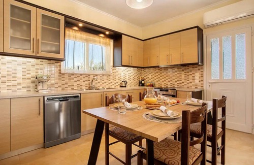 Agia Marina House | Modern Villa with 3 Bedrooms, 2 Baths & Unforgettable Island Views