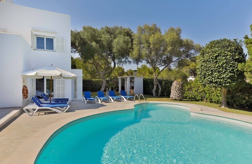 Portopetro Villa | Modern villa with private pool, located meeresnah, great garden