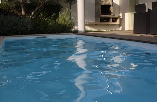 Alfarim Villa | Modern Villa With Private Pool Near Meco Beach