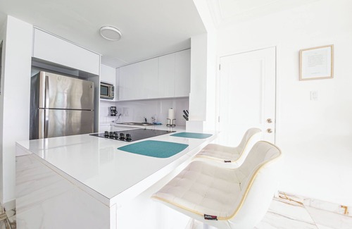 Puerta de Tierra Apartment | Modern Waterfront Studio w/Balcony – San Juan Tropical Escape