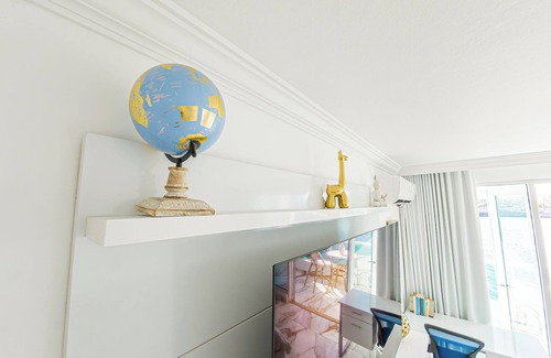 Puerta de Tierra Apartment | Modern Waterfront Studio w/Balcony – San Juan Tropical Escape