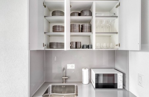 Hottingen Apartment | Modern Weinegg 2.5 Room w/Storage, 10 mins to Seefeld, by Blueground