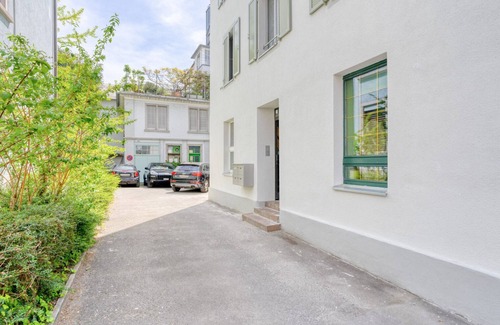 Hottingen Apartment | Modern Weinegg 2.5 Room w/Storage, 10 mins to Seefeld, by Blueground
