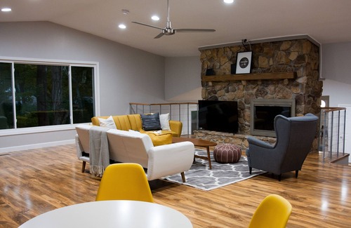 West Lafayette House | ‼️‼️ Modern Wooded Retreat ‼️‼️ 6min to Purdue