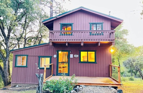Midpines House | Modern Yosemite Escape Serene 10-Acre Getaway at Twisted Manzanita