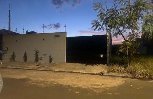 Americana House | Moderna área com wi fi e ar condicionado