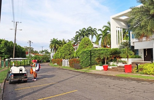 Melgar House | Moderna y Hermosa Casaquinta, en Lujoso Condominio
