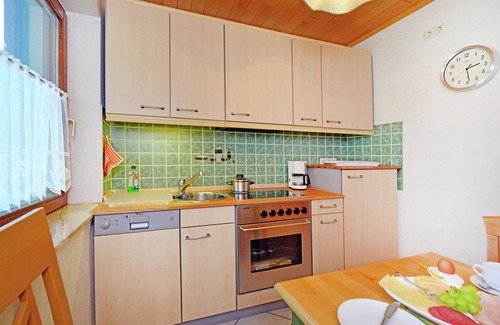 Eimelrod Apartment | Moderne Ferienwohnung mit Garten in Eimelrod