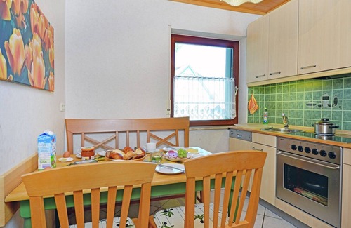 Eimelrod Apartment | Moderne Ferienwohnung mit Garten in Eimelrod