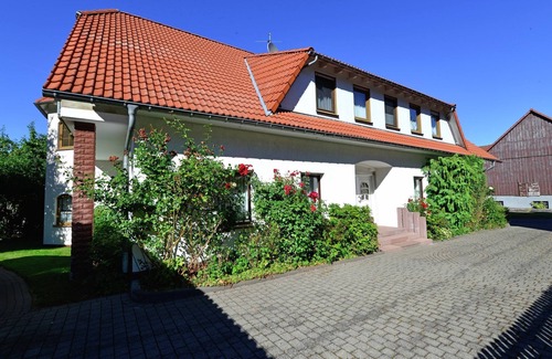 Eimelrod Apartment | Moderne Ferienwohnung mit Garten in Eimelrod