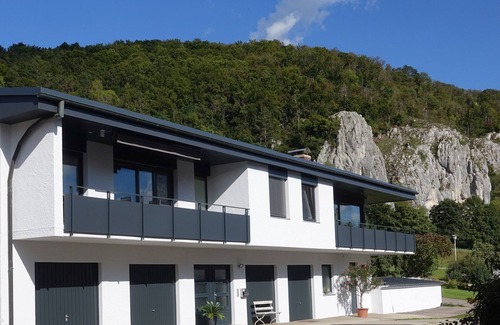 Prunn Apartment | Moderne Ferienwohnung mit Balkon für bis zu 6 Personen