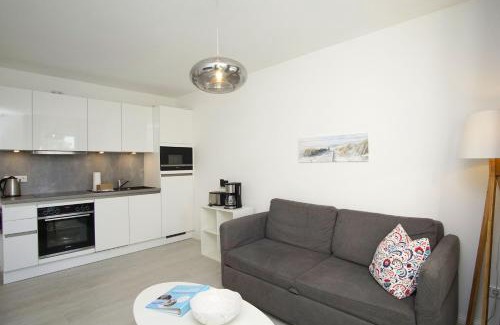 Gross Zicker Apartment | moderne Ferienwohnung mit eigener Terrasse - Haus Inselwind FeWo MEERstille