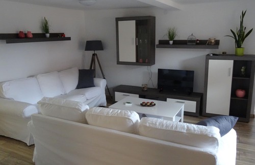 Gebesee Apartment | Moderne Ferienwohnung Nahe Erfurt, Wohn-u. Schlafbereich,küche,bad,kinderzimmer