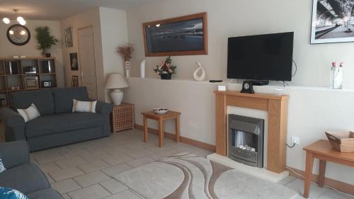 Magnac-Laval House | Moderne Gîte privé avec terrasse & wi-fi