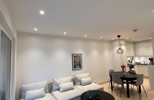 Ytrebygda Condo | Moderne Leilighet på Lagunen - 10 Minutter fra Flyplassen