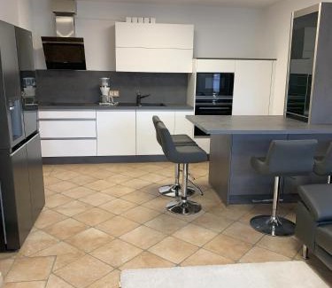 Wolfhagen House | Moderne Monteurwohnung mit Terrasse "Am Teichberg"