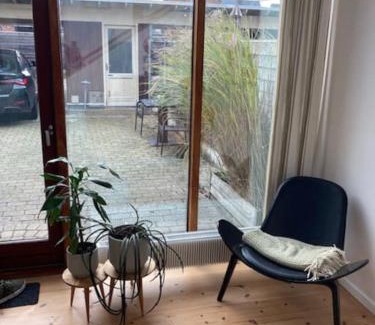Herning Apartment | Moderne og centralt rækkehus i Herning