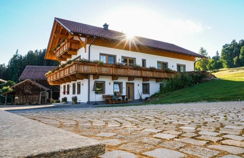 Bobrach Apartment | Moderne und gemütliche Ferienwohnung (40qm) mit Terrasse