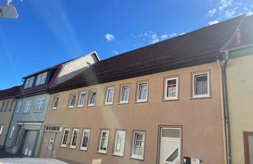 Stadtilm House | Moderne Wohnung mit großer Küche und Bad