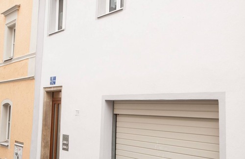 City Centre Regensburg Apartment | Modernes App. mit Garten mitten in Regensburg - WLAN kostenfrei