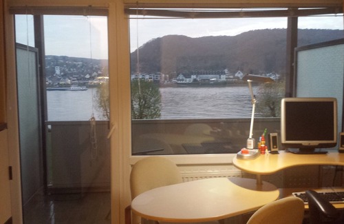 Bad Hoenningen Apartment | Modernized apartment with view of the Rhine in Bad Hönningen
