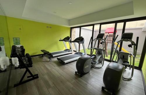 Zona 10 Apartment | Moderno apartamento en la ciudad a solo 7 minutos del aeropuerto