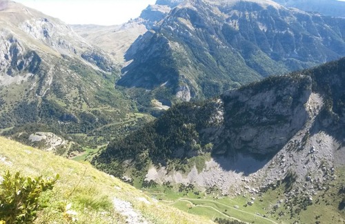 Villanua Apartment | Modest apartment in the Aragonese Pyrenees mountains. Altruistic rent.