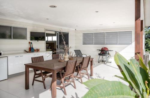 Moffat Beach House | Moffat Beach, Large families & friends unite here!
