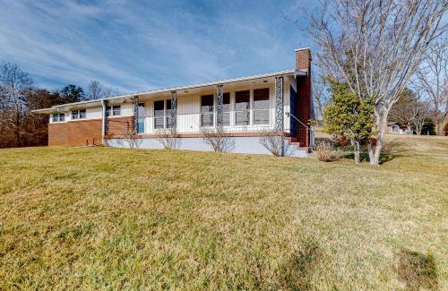 Asheville House | Moffitt Branch