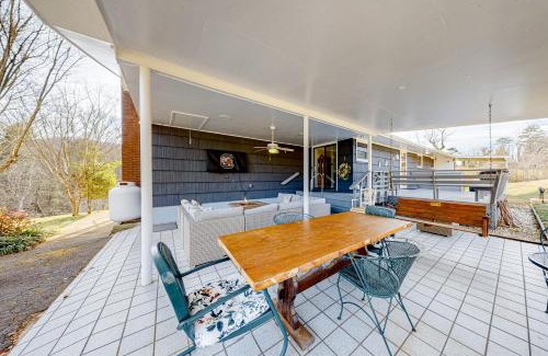 Asheville House | Moffitt Branch