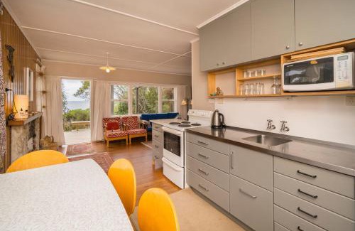 Pakawau House | Mohuaiti - Golden Bay Holiday Home