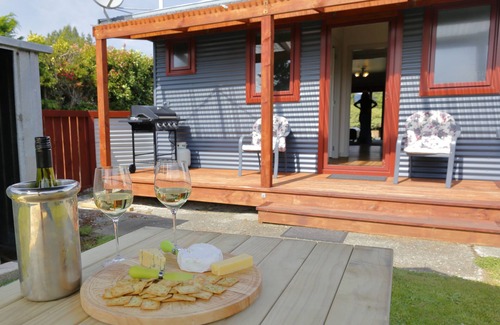 Te Anau Cottage | Mokonui Cottage - Te Anau Holiday Home